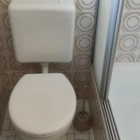 Apartment Hallo!-apartment 3: Central Monteur Lodging With Kitchen And Free Wi-fi
