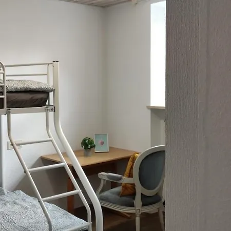 Apartment Hallo!-apartment 3: Central Monteur Lodging With Kitchen And Free Wi-fi
